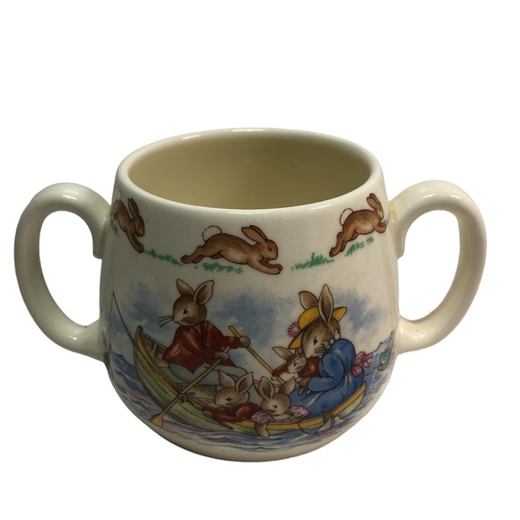 Vintage Bunnykins 2 Handled Mug family in boat and bunny in rain with crab - Picture 1 of 12